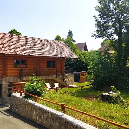 Brunarica Biopark -log House Biopark Dom wakacyjny