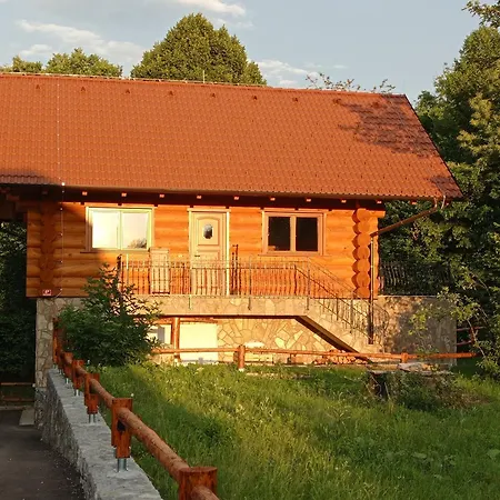 Dom wakacyjny Brunarica Biopark -log House Biopark *