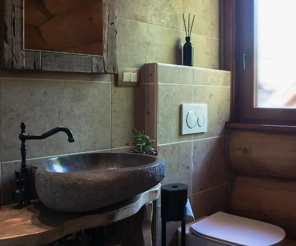 Brunarica Biopark -log House Biopark *