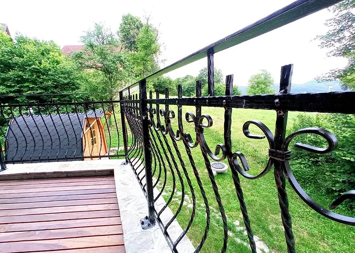 Brunarica Biopark -log House Biopark 그로수플례