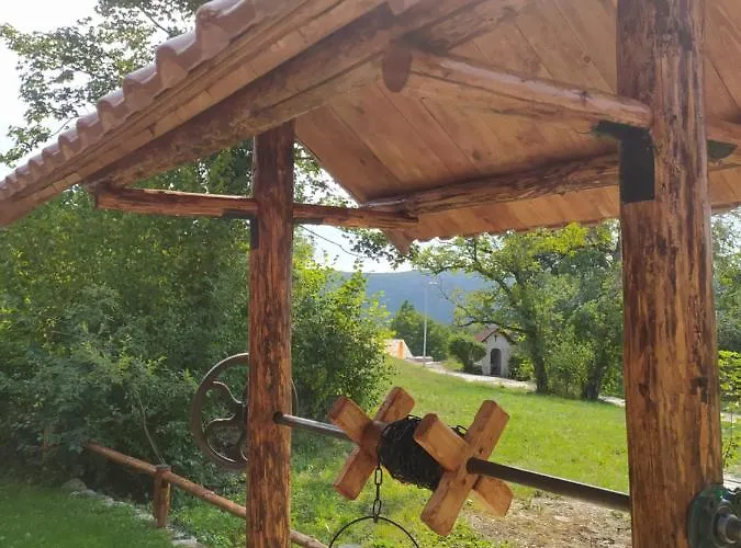 Σπίτι διακοπών Brunarica Biopark -log House Biopark *